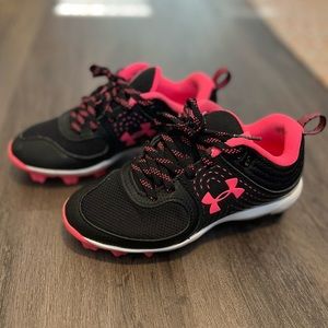 Under Armour Girls Black with Pink Soccer Cleats, Size 13 Little Kids